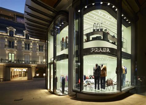 prada decisione ridurre grossisti|gruppo prada.